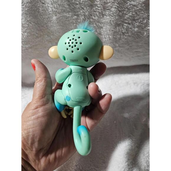 New Interactive Fingerlings Baby Monkey Charlie Sounds Works 5" No Box - Tested - Picture 4 of 7